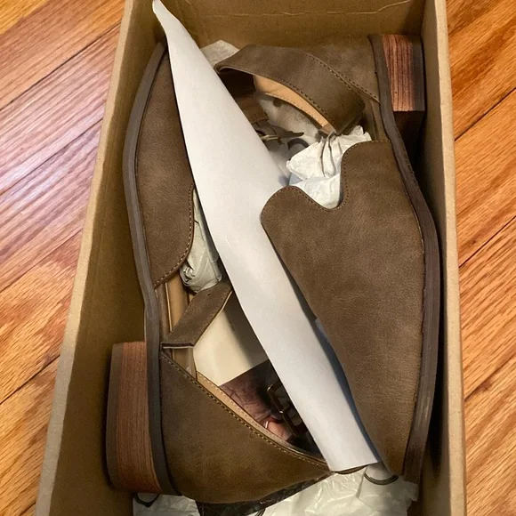 Journee Collection Loreta - Picture 5 of 8